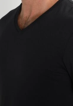 Pier One 2 PACK - T-Shirt Basic - Black 12 Pier One 2 PACK - T-Shirt Basic - Black -Pier One Store 144a18a099e5428c92602fed22a8b338