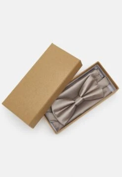 Pier One SET - Einstecktuch - Stone 12 Pier One SET - Einstecktuch - Stone -Pier One Store 2e20d7fb99604f3ebdc21ea5b1233e9d