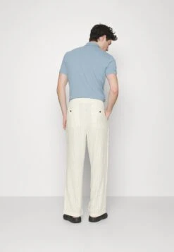 Pier One DRAWCORD TROUSERS - Stoffhose - Off-white -Pier One Store 65c988989ad143de851aee47dda41e80