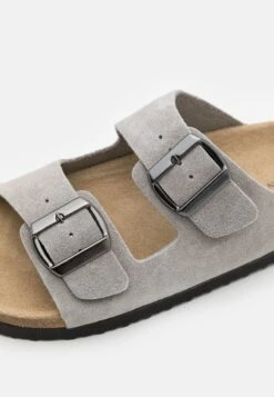 Pier One LEATHER UNISEX - Pantolette Flach - Grey 13 Pier One LEATHER UNISEX - Pantolette Flach - Grey -Pier One Store 6b071714d1514b7cbade5fbfdf5bc6fc