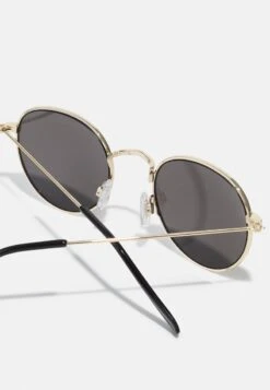 Pier One UNISEX - Sonnenbrille - Black/gold 10 Pier One UNISEX - Sonnenbrille - Black/gold -Pier One Store 7069e7f182e7433fa78a51506b246f89