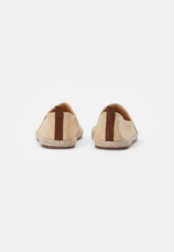 Pier One RENA ESPADRILLE UNISEX - Espadrille - Beige 10 Pier One RENA ESPADRILLE UNISEX - Espadrille - Beige -Pier One Store 8310eea23d7d45459447954d543b0c0d