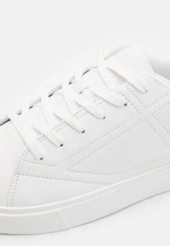 Pier One UNISEX - Sneaker Low - White -Pier One Store 9df20e8fbfac4dbbaad7e726f8a84e52