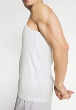 Pier One 3 PACK - Unterhemd/-shirt - Dark Blue/bordeaux/off-white -Pier One Store c107c99d278e430b8a693d0ec45ebe1a