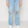 Pier One DISTRESS ON KNEES - Jeans Relaxed Fit - Light Blue Denim -Pier One Store c70e5d5afc5f4fc1bdf2398420fe8195