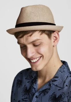 Pier One Hut - Tan -Pier One Store cb4255b16e594c0b91f504a0a6e852fa