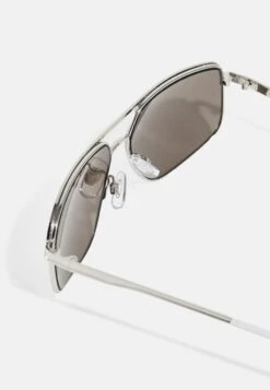 Pier One UNISEX - Sonnenbrille - Silver-coloured, Black -Pier One Store e4032642d98b4cd386349df91f3cefe3