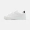 Pier One UNISEX - Sneaker Low - White 1 Pier One UNISEX - Sneaker Low - White -Pier One Store e65abd750c88442fa93e43bc123d1585