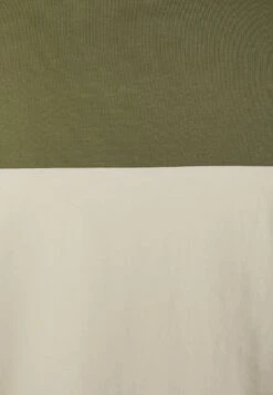 Pier One T-Shirt Print - Khaki/off-white 12 Pier One T-Shirt Print - Khaki/off-white -Pier One Store e83e9956ee1a4aabbba823f7c40143d9