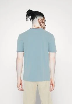 Pier One T-Shirt Basic - Light Blue 10 Pier One T-Shirt Basic - Light Blue -Pier One Store f2c65513478941998f26fc6238ab309f